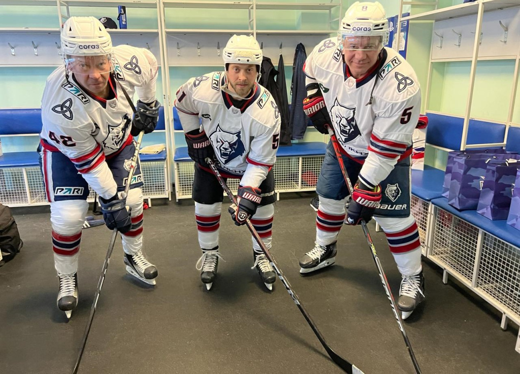 Тройка Леонтьева 1.jpg