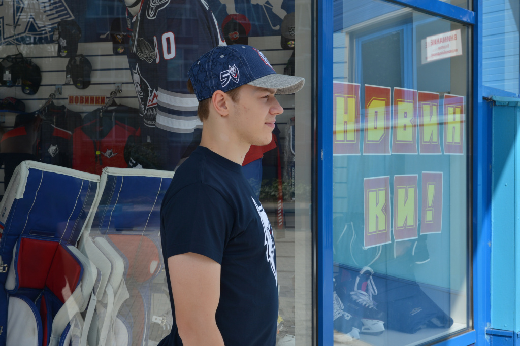 Порядин с футболкой 2.JPG