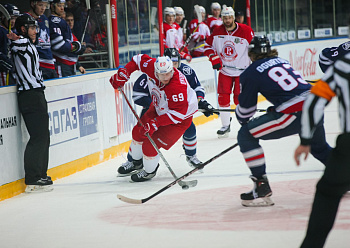 Одна шайба решила исход матча Одна шайба решила исход матча