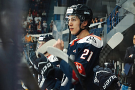 Григорий Селезнев вышел на матч с "Барысом" с микрофоном