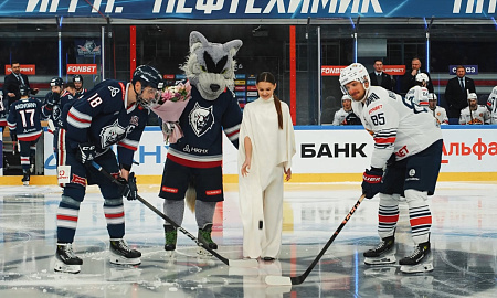 Атмосферное видео матча "Нефтехимик" - "Металлург" Атмосферное видео матча "Нефтехимик" - "Металлург"