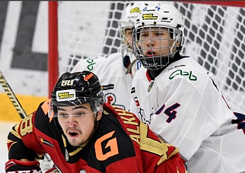 «Реактор» уступил «Омским Ястребам»