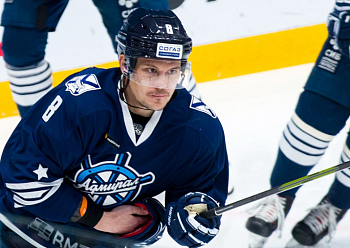 «Neftekhimik» signed a try-out contract with defenseman Alexander Osipov