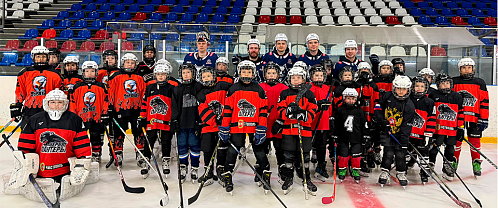 Neftekhimik players held a master class for young hockey players in Chistopol