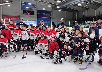 NEFTEKHIMIK HELD A MASTER CLASS FOR YOUNG HOCKEY PLAYERS IN CHISTOPOL