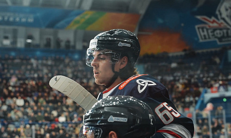 Максим Федотов провел с микрофоном игру с "Металлургом" Максим Федотов провел с микрофоном игру с "Металлургом"