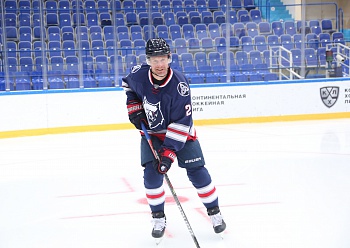 Виталий Атюшов подписал контракт с «Нефтехимиком»