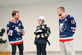 Урок хоккея КХЛ в школе №19