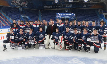 Выпускной у "Нефтехимик-2007" и закрытие сезона 2023/2024 в ДЮСШ "Нефтехимик"