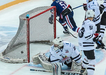В борьбе за лидерство на Востоке МХЛ В борьбе за лидерство на Востоке МХЛ