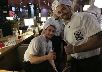 Секстон и Шиксатдаров поработали в ресторане Секстон и Шиксатдаров поработали в ресторане