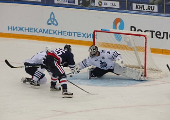 «Нефтехимик» - Адмирал». Игра за место под солнцем «Нефтехимик» - Адмирал». Игра за место под солнцем