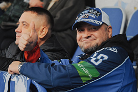 Атмосферное видео матча "Нефтехимик" - "Салават Юлаев" с комментариями болельщика Рустама