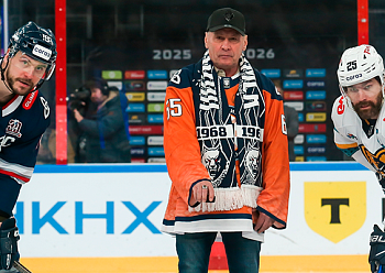 Valeriy Guzhov held a symbolic face-off Valeriy Guzhov held a symbolic face-off