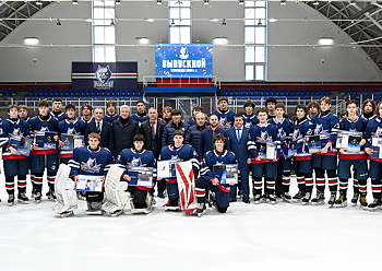 The graduation ceremony brought together all the students of the Neftekhimik Hockey School The graduation ceremony brought together all the students of the Neftekhimik Hockey School