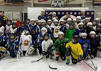 Neftekhimik players held a master class for young hockey players in Mamadysh Neftekhimik players held a master class for young hockey players in Mamadysh